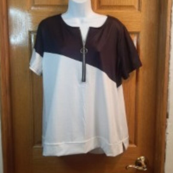 Woman's blouse - Picture 1 of 5